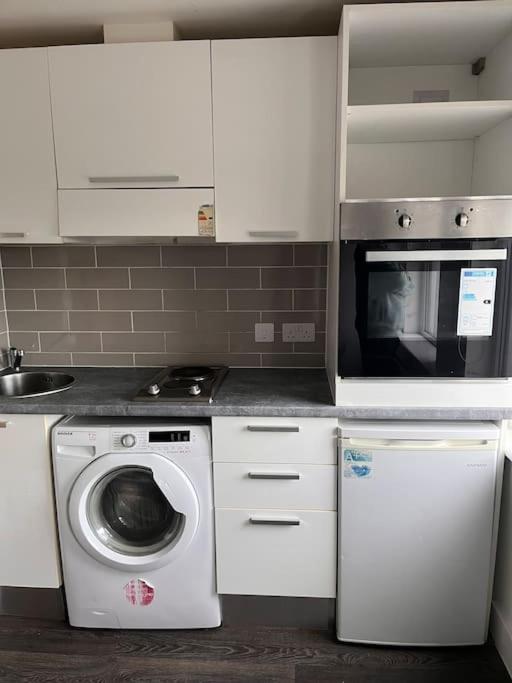 The Serviced Accommodations Harlow Buitenkant foto