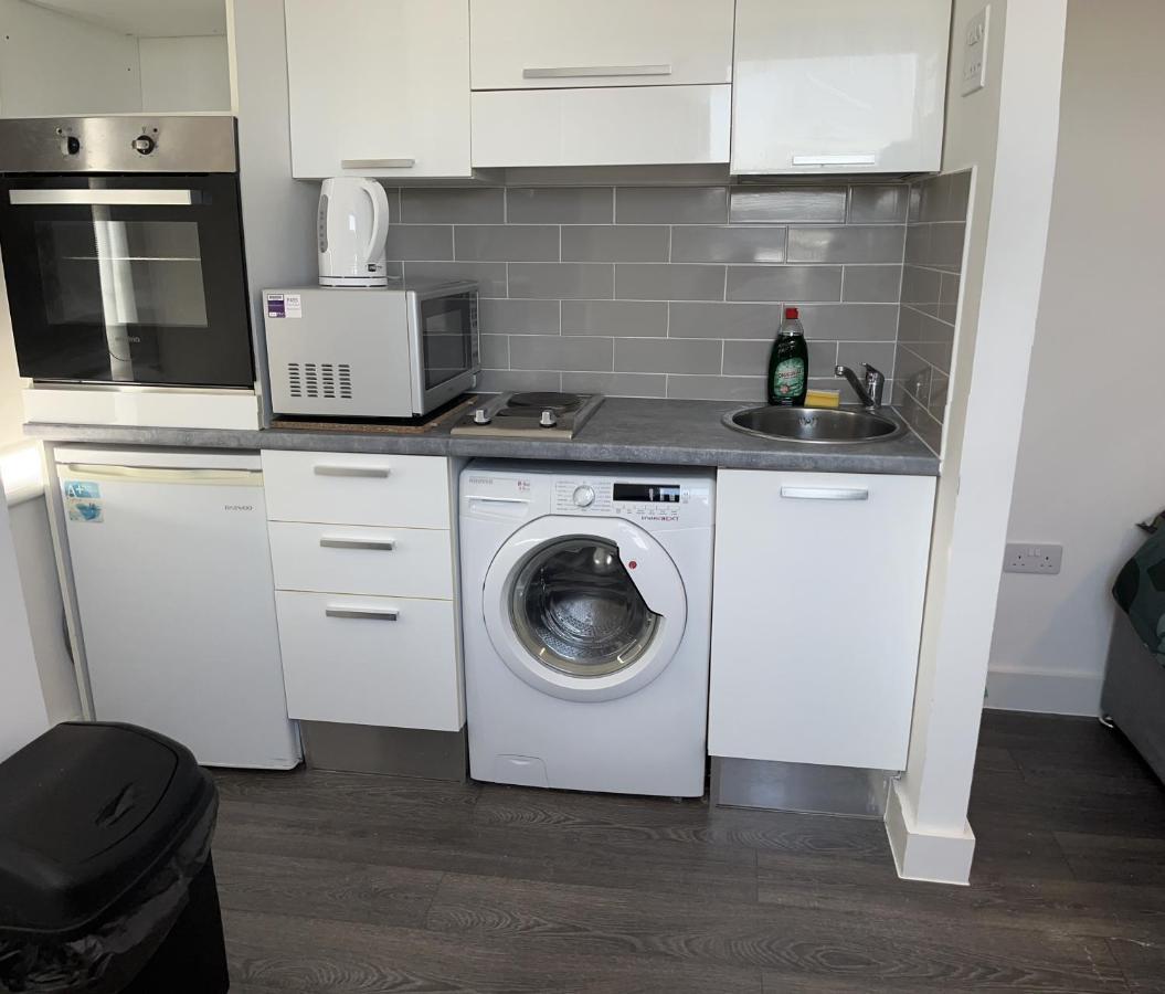 The Serviced Accommodations Harlow Buitenkant foto