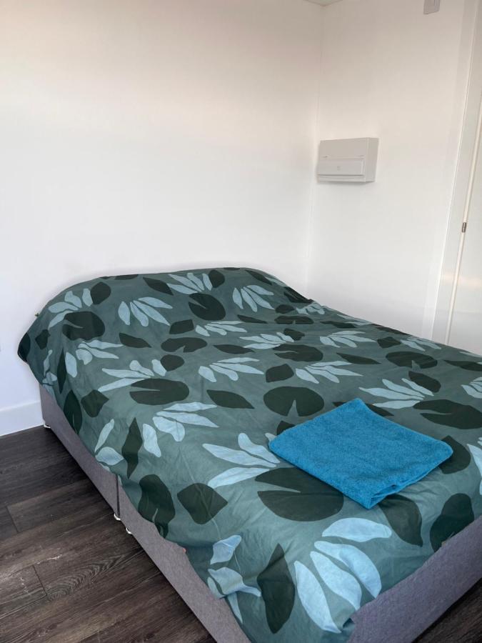 The Serviced Accommodations Harlow Buitenkant foto